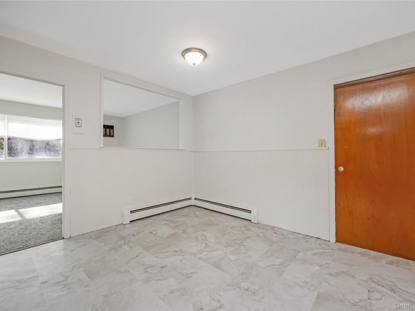 84 White Oak Street, Deer Park NY 11729