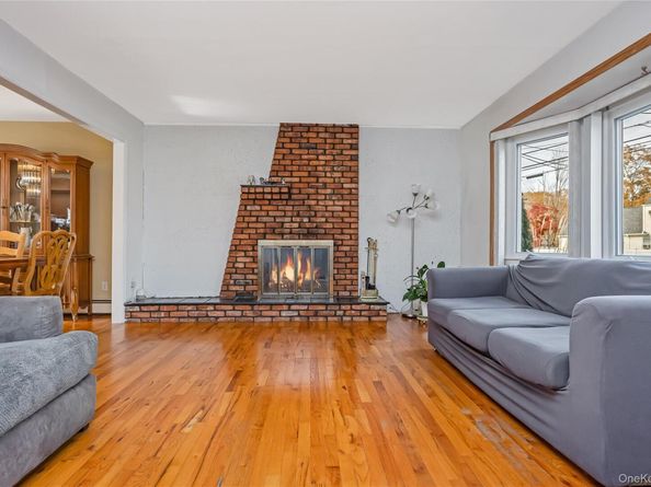 84 White Oak Street, Deer Park NY 11729