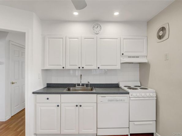 123 Cottage Boulevard, Hicksville NY 11801