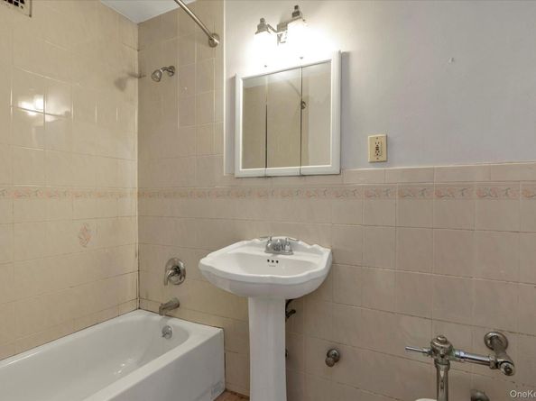 134-54 Maple Avenue 6M, Flushing NY 11355