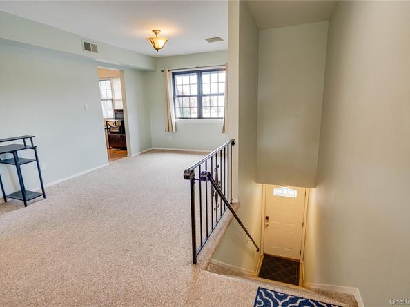 211 Mariners Way, Copiague NY 11726