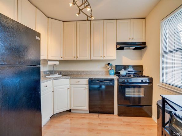 211 Mariners Way, Copiague NY 11726