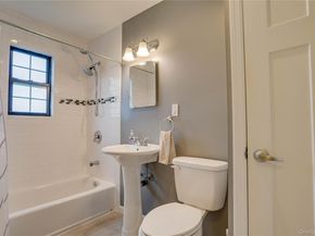 211 Mariners Way, Copiague NY 11726