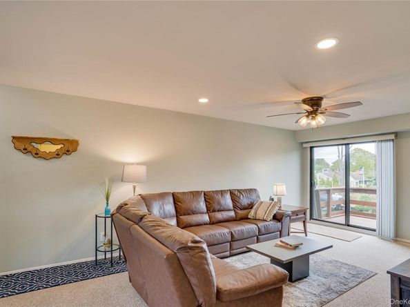211 Mariners Way, Copiague NY 11726