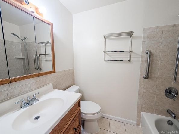 73 Rocky Point Yaphank Rd 106, Rocky Point NY 11778