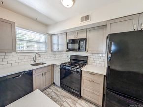 73 Rocky Point Yaphank Rd 106, Rocky Point NY 11778
