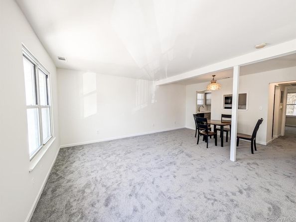 73 Rocky Point Yaphank Rd 106, Rocky Point NY 11778