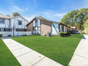 634 W End Drive, Medford NY 11763