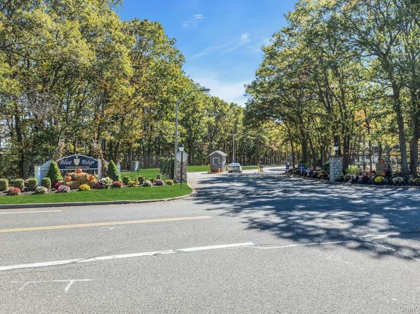 634 W End Drive, Medford NY 11763