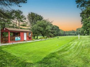 634 W End Drive, Medford NY 11763