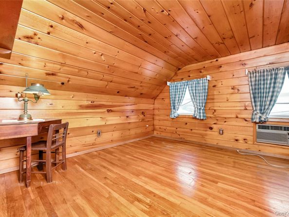 45 Shotgun Lane, Levittown NY 11756
