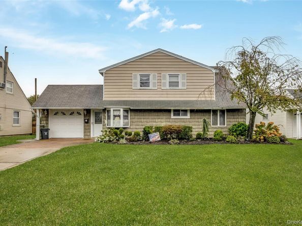 45 Shotgun Lane, Levittown NY 11756