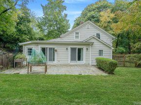 69 Hollow Road, Stony Brook NY 11790