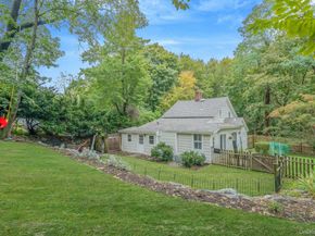 69 Hollow Road, Stony Brook NY 11790