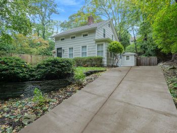 69 Hollow Road
