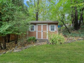 69 Hollow Road, Stony Brook NY 11790