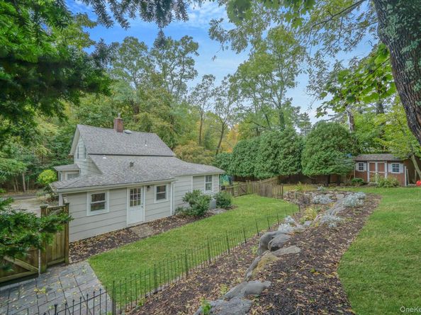 69 Hollow Road, Stony Brook NY 11790
