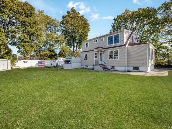 1558 9th Street, West Babylon NY 11704