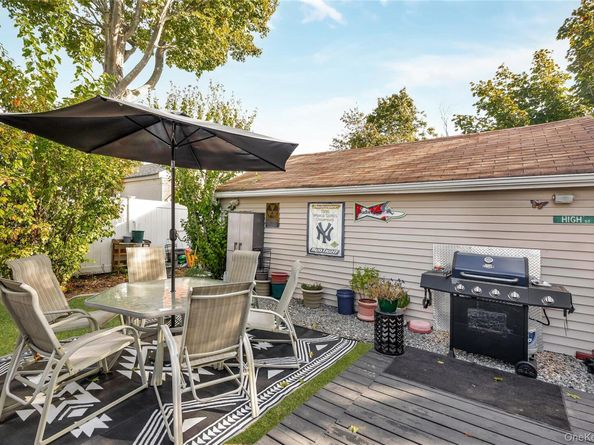 1558 9th Street, West Babylon NY 11704
