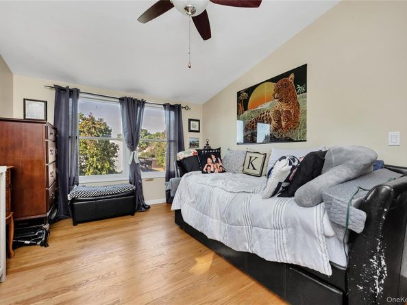 1558 9th Street, West Babylon NY 11704