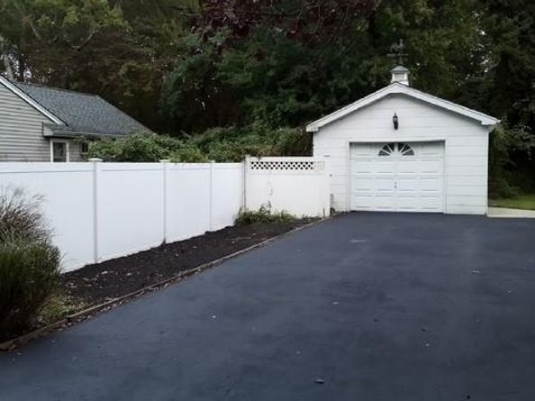 59 Edgewood Avenue, Oakdale NY 11769