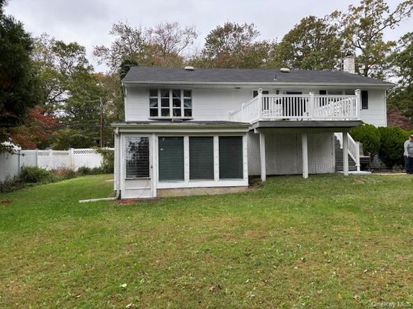 59 Edgewood Avenue, Oakdale NY 11769
