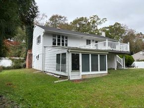 59 Edgewood Avenue, Oakdale NY 11769