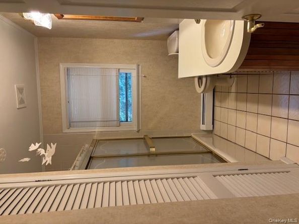 59 Edgewood Avenue, Oakdale NY 11769