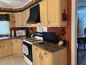 59 Edgewood Avenue, Oakdale NY 11769