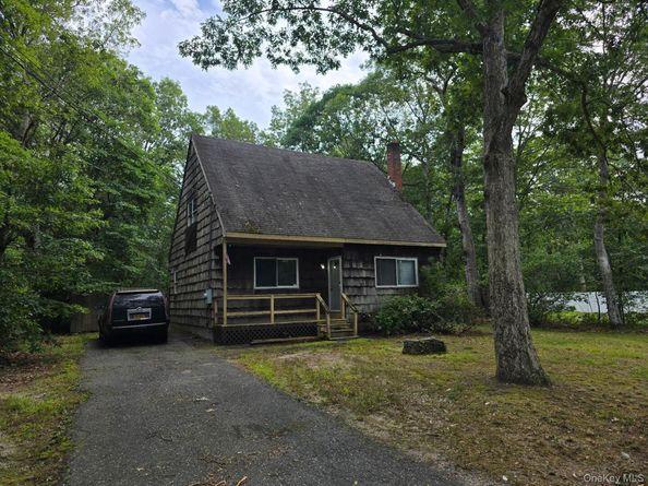 58 Norfleet Lane, Coram NY 11727