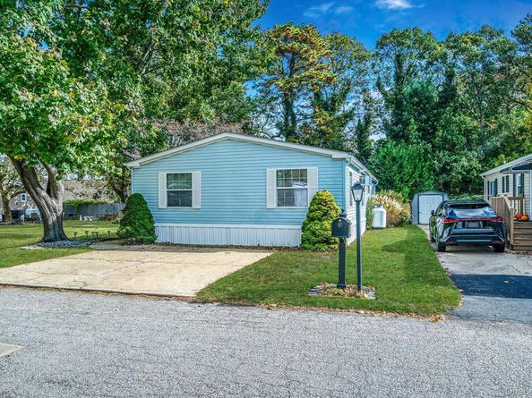 3 Betsy Ross Drive, Bohemia NY 11716