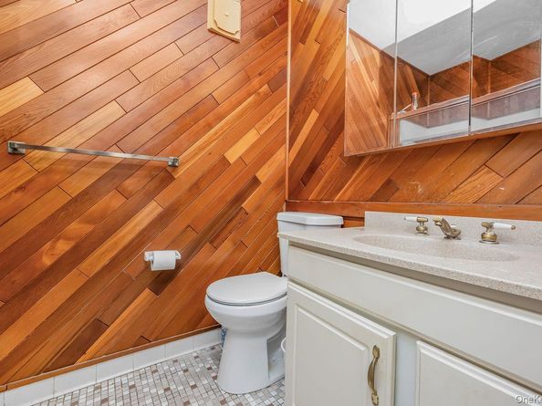 56 Richmond Boulevard 2B, Ronkonkoma NY 11779