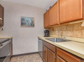 56 Richmond Boulevard 2B, Ronkonkoma NY 11779