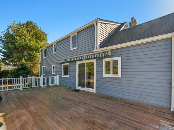 15 Cedar Street, Center Moriches NY 11934