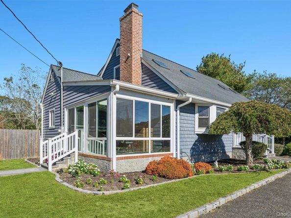 15 Cedar Street, Center Moriches NY 11934