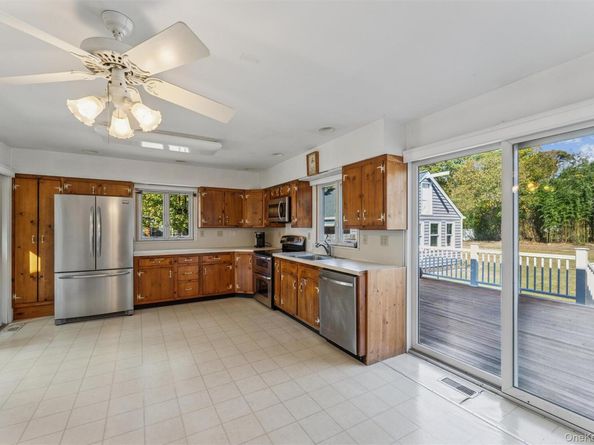 15 Cedar Street, Center Moriches NY 11934