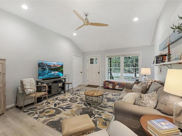 48 Nidzyn Avenue, Remsenburg NY 11960