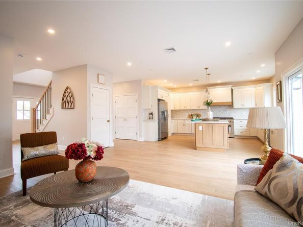 3004 Harbor Street, Baldwin Harbor NY 11510