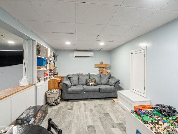 14 S Hollow Road, Dix Hills NY 11746