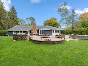 14 S Hollow Road, Dix Hills NY 11746