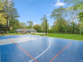 14 S Hollow Road, Dix Hills NY 11746