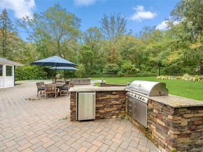 14 S Hollow Road, Dix Hills NY 11746
