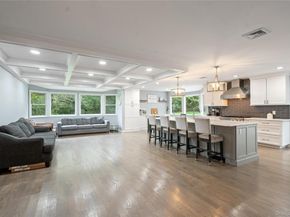 14 S Hollow Road, Dix Hills NY 11746