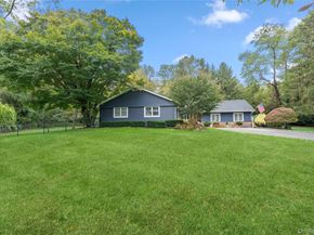 14 S Hollow Road, Dix Hills NY 11746