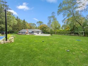 14 S Hollow Road, Dix Hills NY 11746