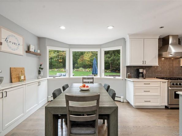 14 S Hollow Road, Dix Hills NY 11746