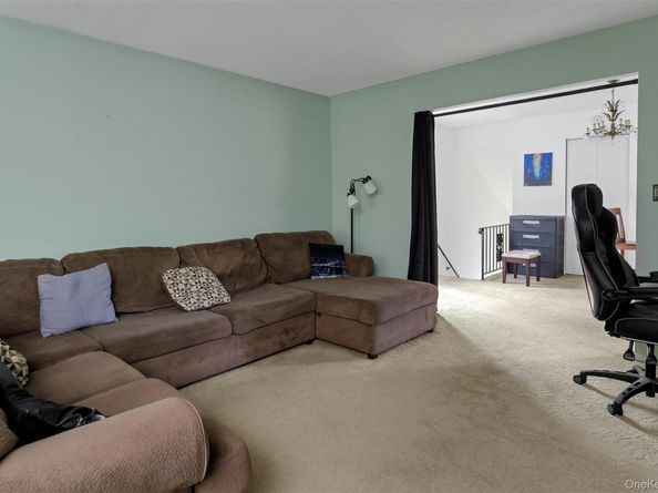 17 Cromwell Place B, Mohegan Lake NY 10547