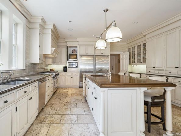 8 Cooper Road, Scarsdale NY 10583