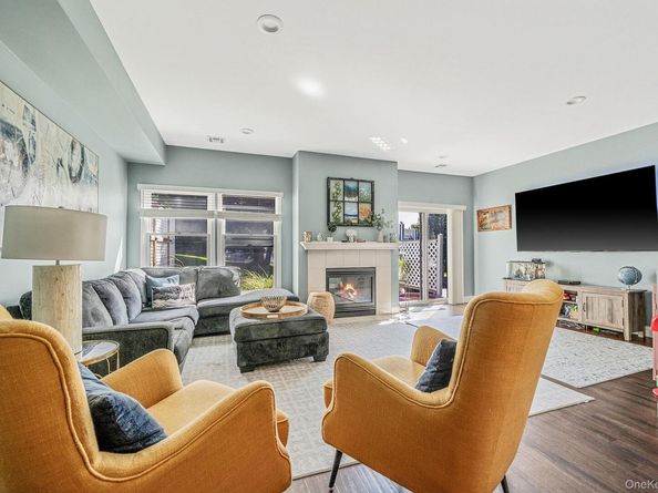 10 Sea Court Lane, Port Jefferson NY 11777