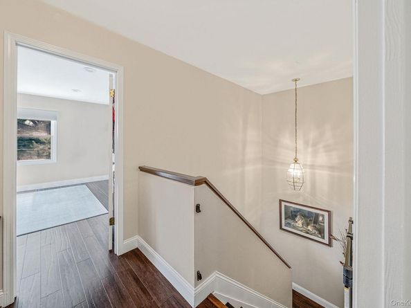 10 Sea Court Lane, Port Jefferson NY 11777